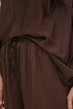 Load image into Gallery viewer, MAMAPAPA: TOBI SILK TEE - CHOCOLATE