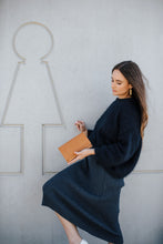 Load image into Gallery viewer, DUSKY ROBIN: SIRENA PURSE