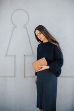 Load image into Gallery viewer, DUSKY ROBIN: SIRENA PURSE