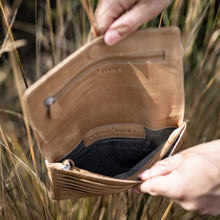 Load image into Gallery viewer, DUSKY ROBIN: SIRENA PURSE