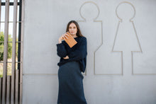 Load image into Gallery viewer, DUSKY ROBIN: SIRENA PURSE