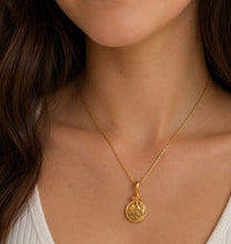 Load image into Gallery viewer, CLEOPATRA’S BLING: MENVRA PENDANT NECKLACE WITH JADE - 18K GOLD PLATED