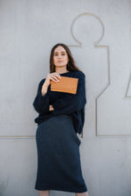 Load image into Gallery viewer, DUSKY ROBIN: SIRENA PURSE