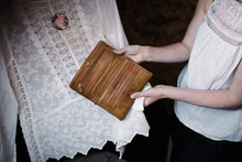 Load image into Gallery viewer, DUSKY ROBIN: SIRENA PURSE