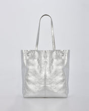 Load image into Gallery viewer, VENUS: METALLIC LEATHER TOTE - SILVER