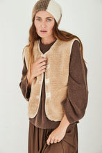 Load image into Gallery viewer, MAMAPAPA: ALFRED REVERSIBLE FAUX FUR - NATURAL