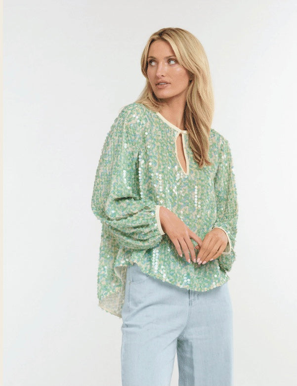 365 DAYS: SWAN LAKE TOP – moss grotto