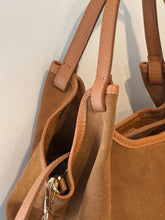 Load image into Gallery viewer, MAMAPAPA: LEONIE TOTE BAG - CARAMEL