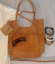 Load image into Gallery viewer, PALMERSTON TOTE - TAN