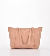 Load image into Gallery viewer, GABEE: LYNTON TOTE BAG - CAMEL
