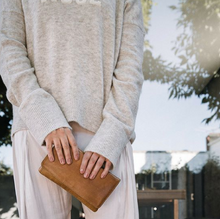 Load image into Gallery viewer, DUSKY ROBIN: SIRENA PURSE