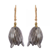 Load image into Gallery viewer, We dream in colour: TULIP EARRINGS-NOIR