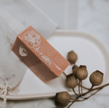 Load image into Gallery viewer, THE SOAPSTRESS: BOTANICAL SOAP