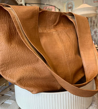 Load image into Gallery viewer, GABEE: EMERALD TOTE BAG - LARGE