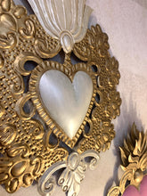 Load image into Gallery viewer, MEXICANO: FRIDA HEART - GOLD/PEARL