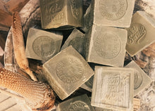 Load image into Gallery viewer, SAVON DE MARSEILLE: OLIVE SOAP 300g