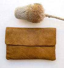 Load image into Gallery viewer, DUSKY ROBIN: SIRENA PURSE