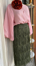 Load image into Gallery viewer, MOSS: SELENA TOP - PINK PEARL

