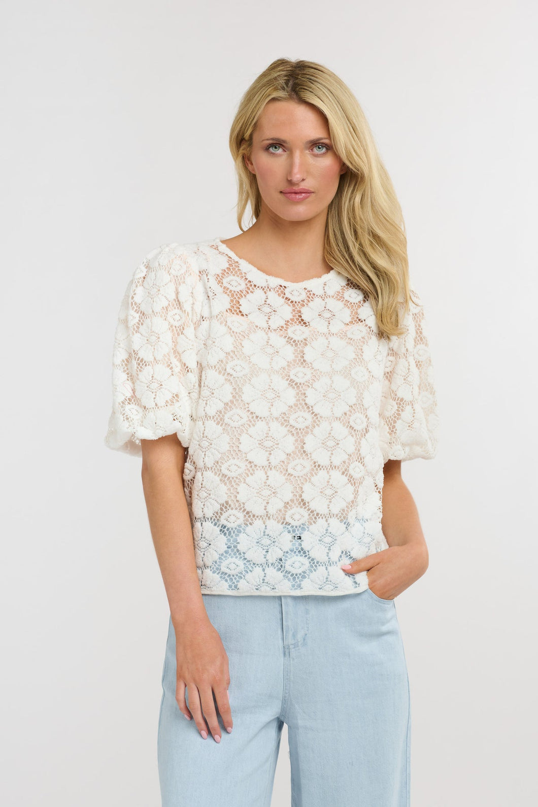 365 DAYS: IVY EMBROIDERED TOP - WHITE FLORAL