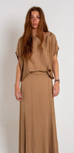 Load image into Gallery viewer, MAMAPAPA: TOBI FLOWY SILK TEE - CAMEL
