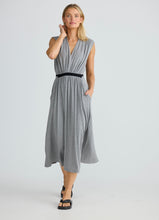 Load image into Gallery viewer, HOMELOVE: FREE TIME DRESS - GREY MARLE
