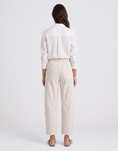 Load image into Gallery viewer, MONACO: CARTER BARREL JEANS - SAND
