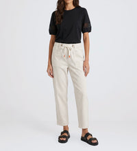 Load image into Gallery viewer, MONACO: CARTER BARREL JEANS - SAND
