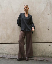 Load image into Gallery viewer, MOSS : BROOKLYN  LINEN SHIRT - BLACK SALE ITEM

