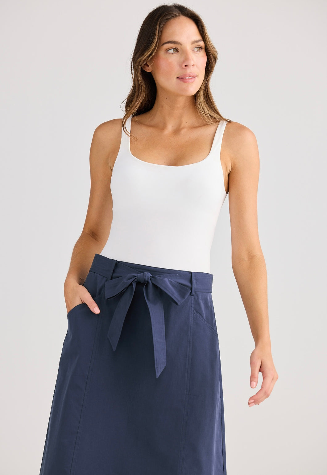 HOLIDAY: SAND DOLLAR SKIRT - NAVY