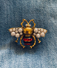 Load image into Gallery viewer, MISS MOSS: NOLA BEE BROOCH - RUBY
