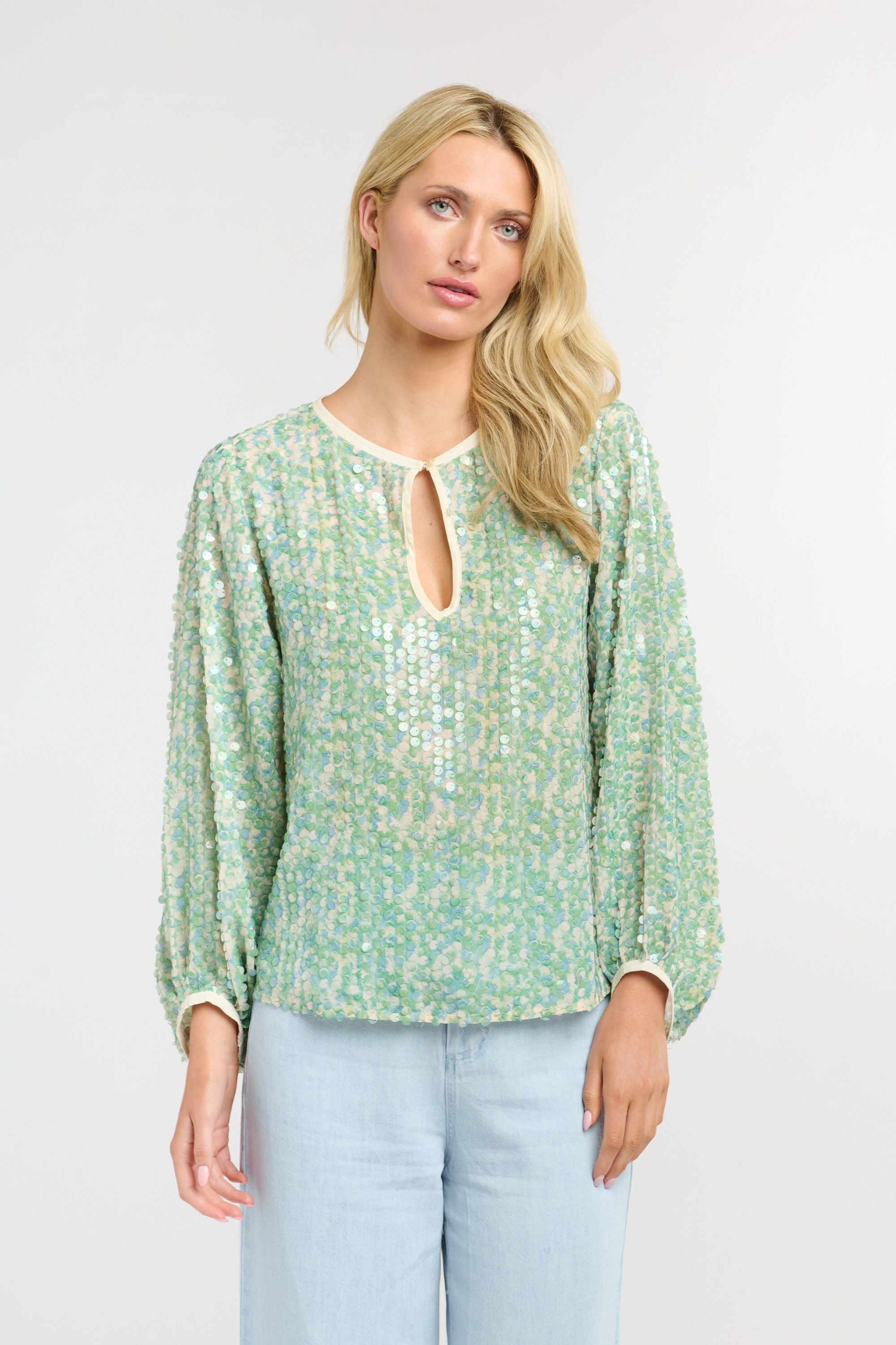 365 DAYS: SWAN LAKE TOP – moss grotto