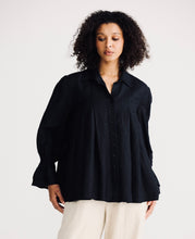 Load image into Gallery viewer, SHANTY: AERIS SHIRT - BLACK
