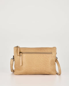 COBB & CO: HERVEY CROSSBODY BAG -CAMEL