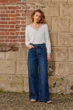 Load image into Gallery viewer, ITALIAN STAR: LUREX COLLEGE KNIT - PERLA
