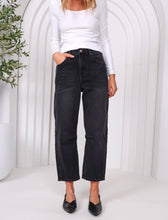 Load image into Gallery viewer, MONACO: TONI BARREL JEANS - BLACK
