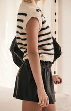 Load image into Gallery viewer, MAMAPAPA: JELLY STRIPES VEST - GREY
