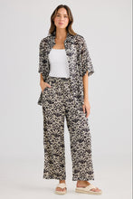 Load image into Gallery viewer, HOLIDAY: PLAYA PANT - SPRING FAN
