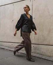 Load image into Gallery viewer, MOSS : BROOKLYN  LINEN SHIRT - BLACK SALE ITEM
