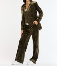 Load image into Gallery viewer, ITALIAN STAR: JETS VELVET PANT - KHAKI
