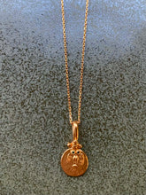 Load image into Gallery viewer, CLEOPATRA’S BLING: MENVRA PENDANT NECKLACE WITH JADE - 18K GOLD PLATED
