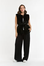 Load image into Gallery viewer, URBAN LUXURY: CELINE GILET FAUX FUR - BLACK
