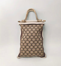 Load image into Gallery viewer, MISS MOSS: VIENNA TOTE - BROWN/APRICOT MULTI
