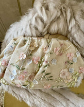 Load image into Gallery viewer, MISS MOSS: BLOOM CLUTCH
