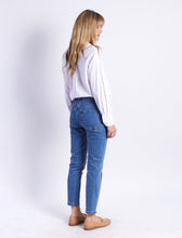 Load image into Gallery viewer, MONACO: LAUREL JEANS - BLUE
