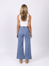Load image into Gallery viewer, MONACO: HUNTER JEANS - BLUE
