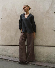 Load image into Gallery viewer, MOSS : BROOKLYN  LINEN SHIRT - BLACK SALE ITEM
