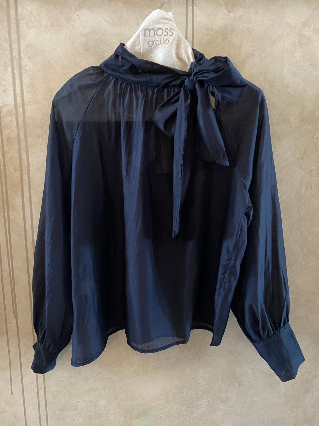 URBAN LUXURY: LILY PUSSY BOW BLOUSE - NAVY