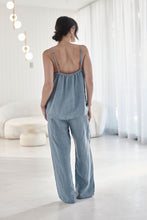 Load image into Gallery viewer, EADIE: LINEN CAMI - BLUE
