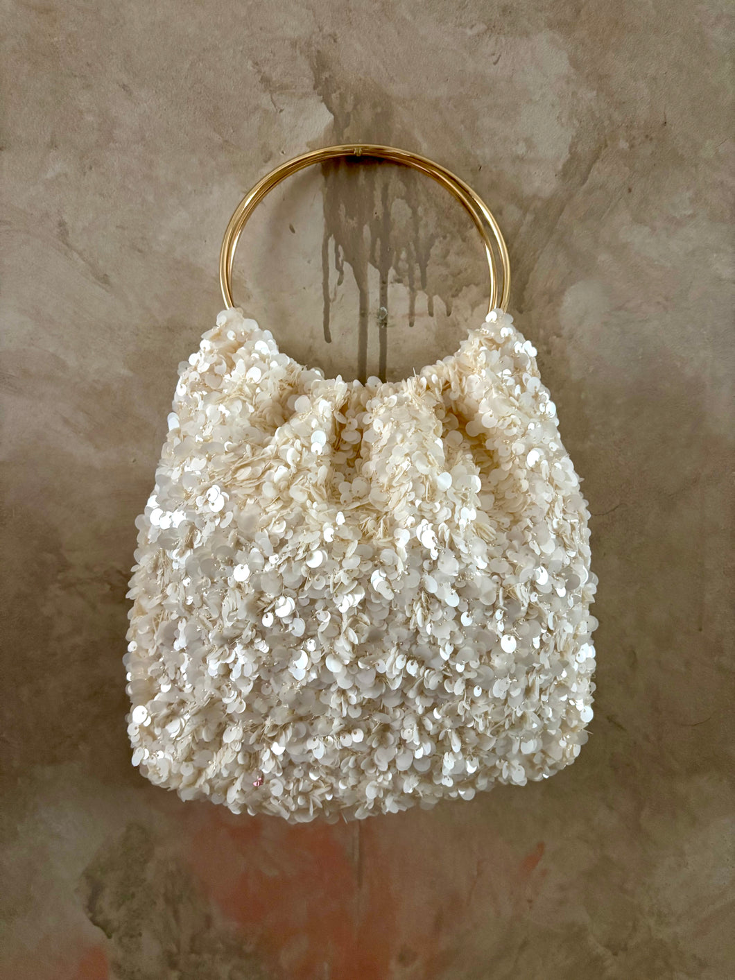 MOSS GROTTO: AVANI SEQUIN BANGLE BAG - CREAM