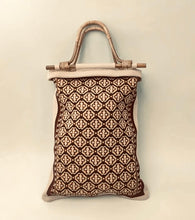 Load image into Gallery viewer, MISS MOSS: VIENNA TOTE - BROWN/APRICOT MULTI
